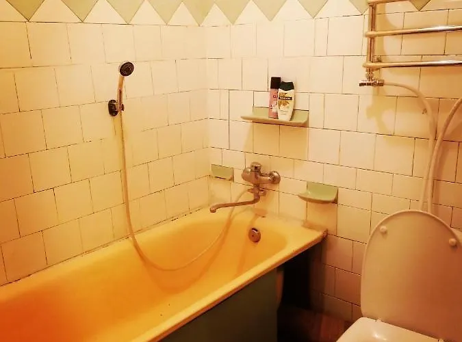 Apartmán 1Кім Апарт Поруч Оперного Театру Поруч Тгц Форум На Ветеранів