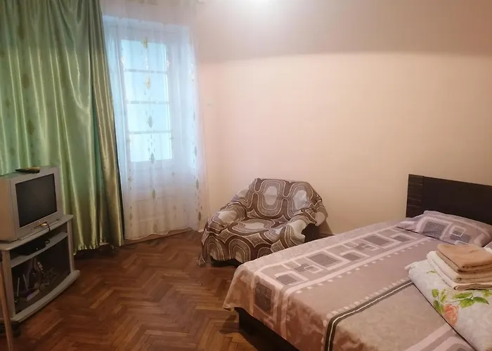 1Кім Апарт Поруч Оперного Театру Поруч Тгц Форум На Ветеранів *